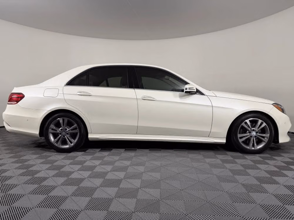 2014 Mercedes-Benz E-Class E 250 BlueTEC 4MATIC Sedan 4D Image 7