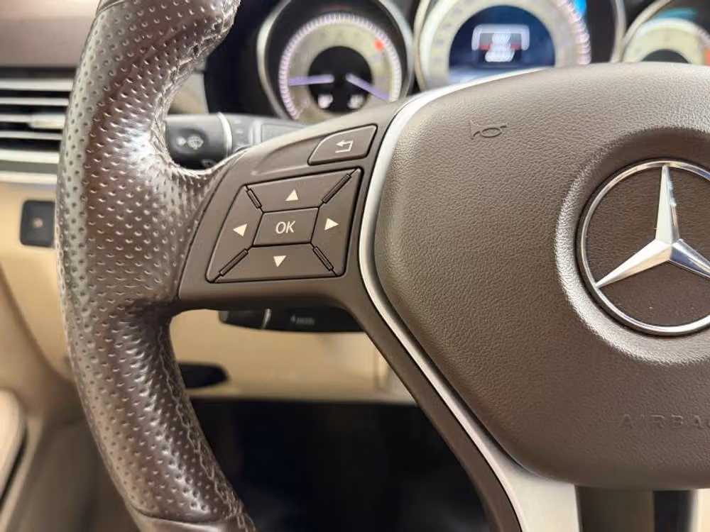 2014 Mercedes-Benz E-Class E 250 BlueTEC 4MATIC Sedan 4D Image 38