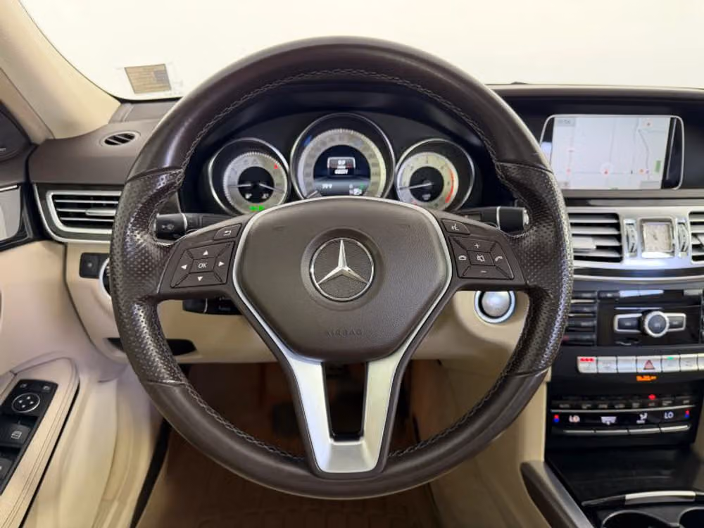 2014 Mercedes-Benz E-Class E 250 BlueTEC 4MATIC Sedan 4D Image 37