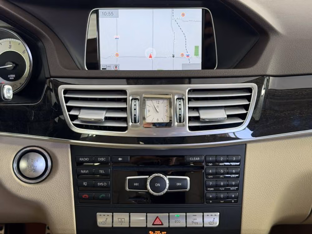 2014 Mercedes-Benz E-Class E 250 BlueTEC 4MATIC Sedan 4D Image 31