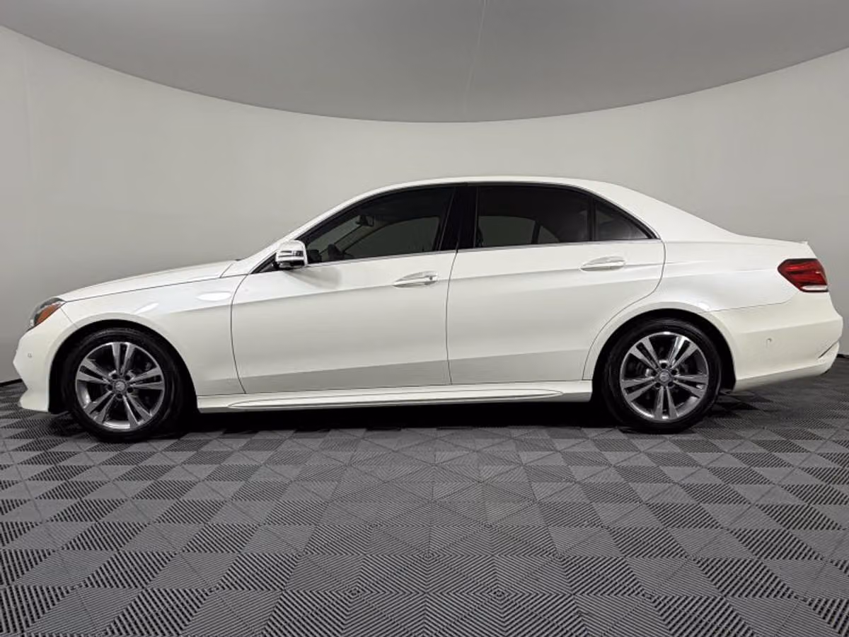 2014 Mercedes-Benz E-Class E 250 BlueTEC 4MATIC Sedan 4D Image 13