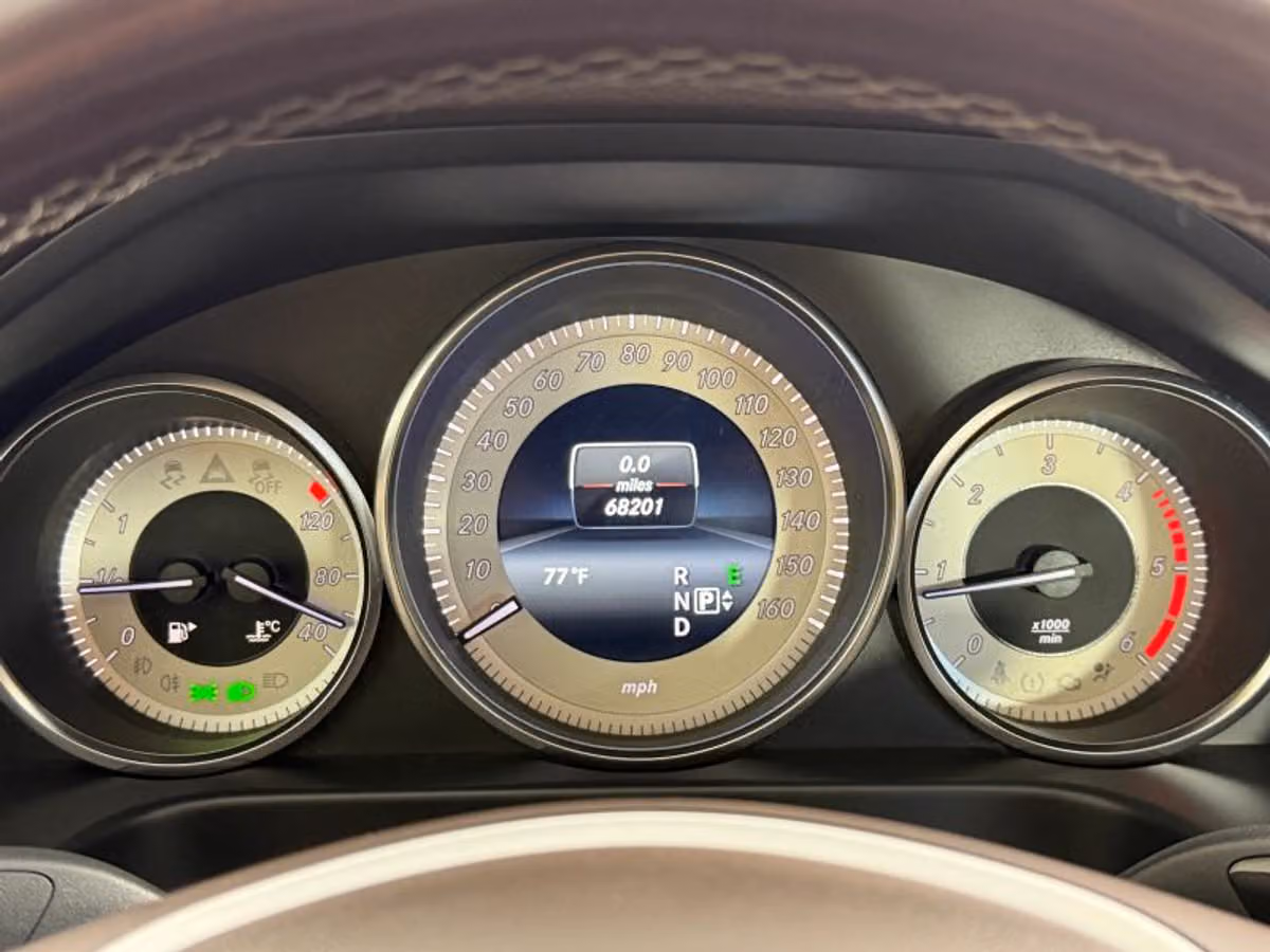 2014 Mercedes-Benz E-Class E 250 BlueTEC 4MATIC Sedan 4D Image 43