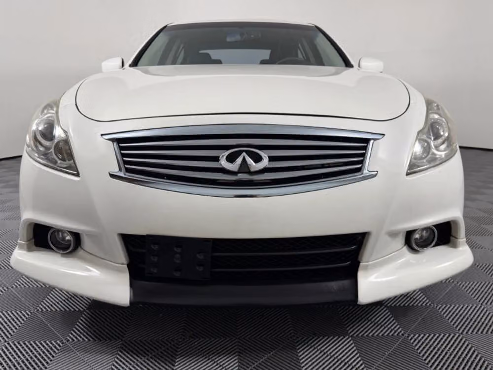 2011 INFINITI G37 Sedan G37x Sedan 4D Image 3