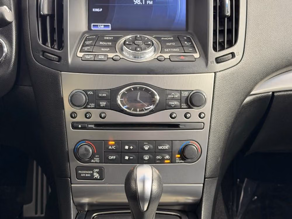 2011 INFINITI G37 Sedan G37x Sedan 4D Image 14