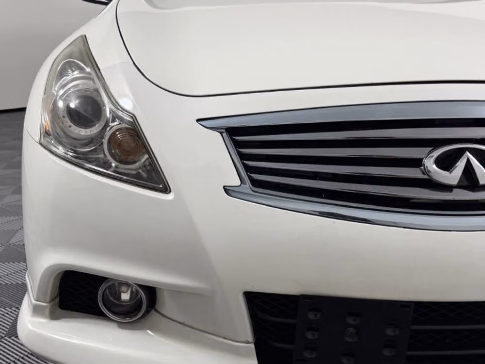 2011 INFINITI G37 Sedan G37x Sedan 4D Image 4