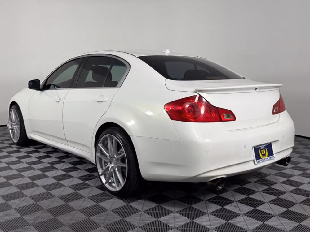 2011 INFINITI G37 Sedan G37x Sedan 4D Image 7