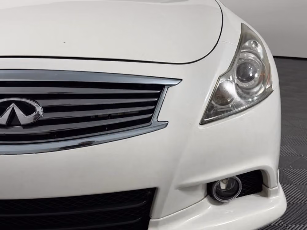 2011 INFINITI G37 Sedan G37x Sedan 4D Image 5
