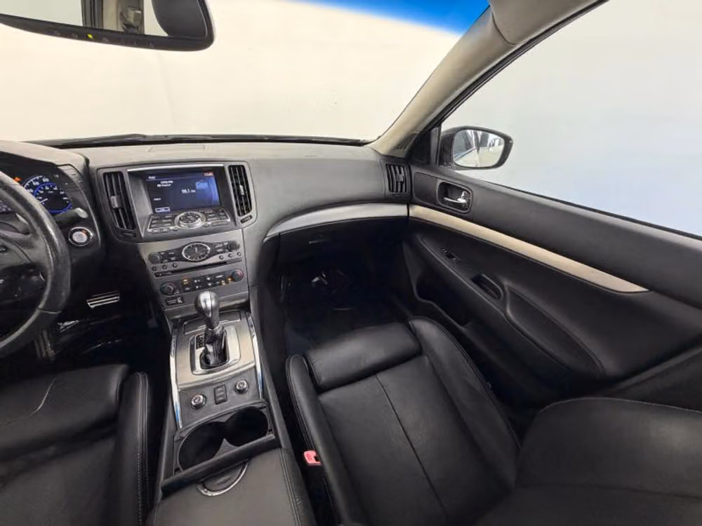 2011 INFINITI G37 Sedan G37x Sedan 4D Image 10