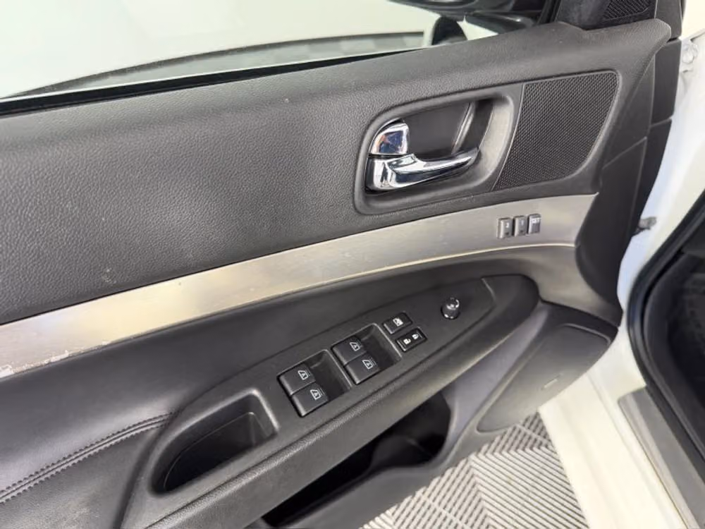 2011 INFINITI G37 Sedan G37x Sedan 4D Image 19