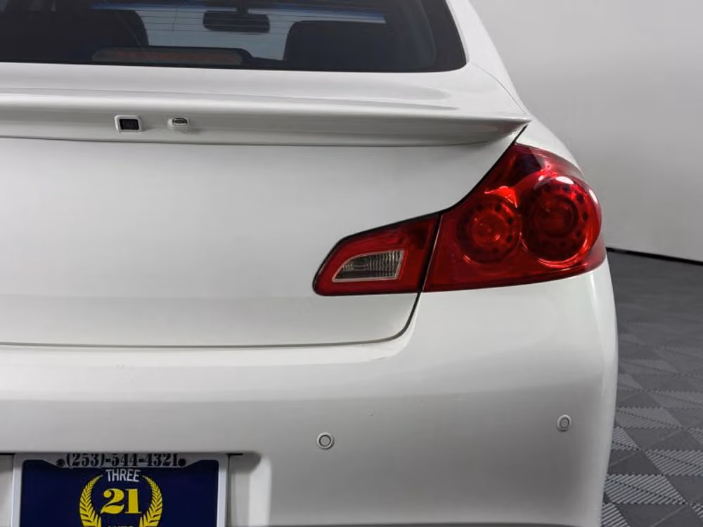 2011 INFINITI G37 Sedan G37x Sedan 4D Image 22