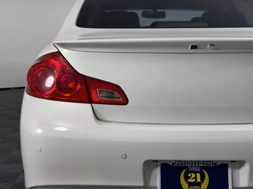 2011 INFINITI G37 Sedan G37x Sedan 4D Image 21