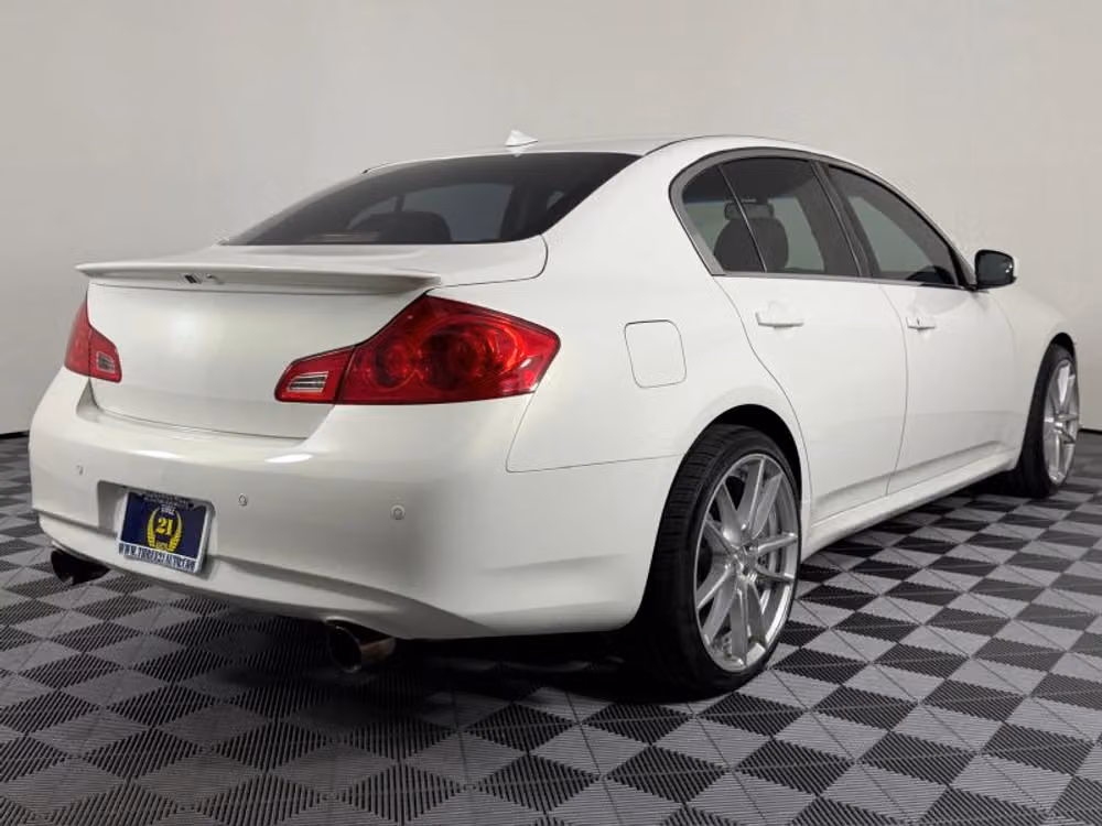2011 INFINITI G37 Sedan G37x Sedan 4D Image 23