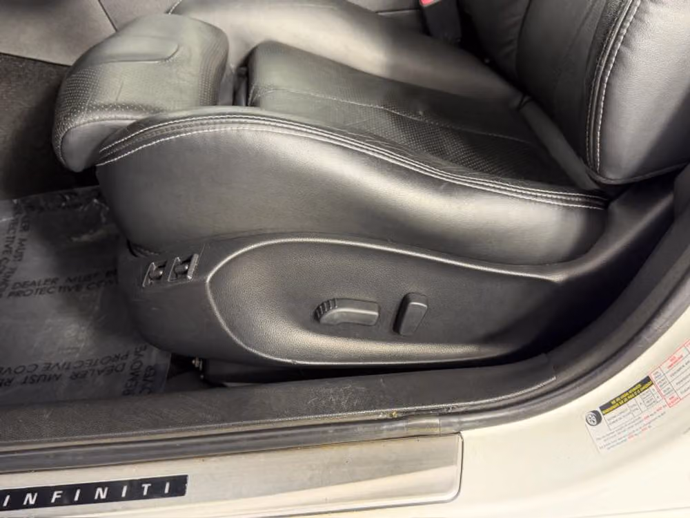2011 INFINITI G37 Sedan G37x Sedan 4D Image 35
