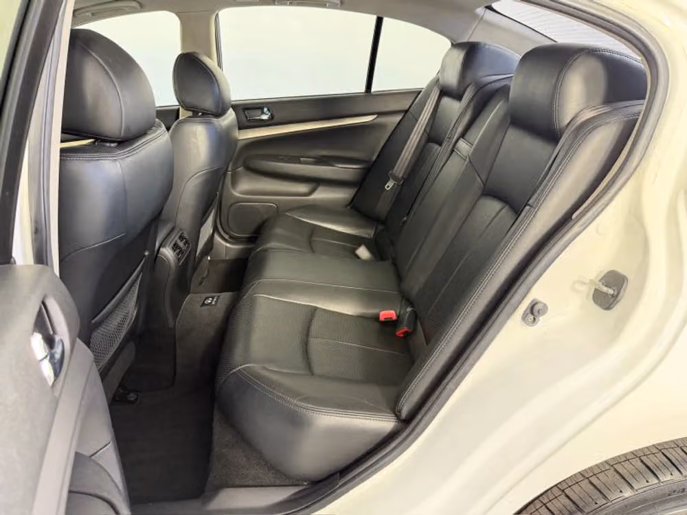 2011 INFINITI G37 Sedan G37x Sedan 4D Image 36