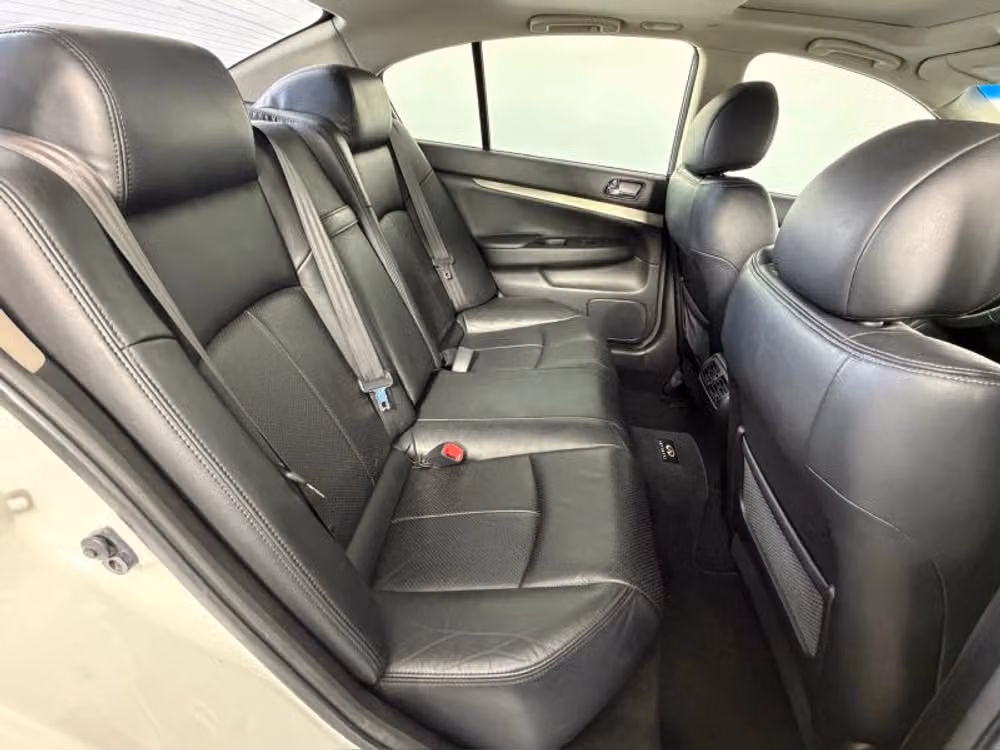 2011 INFINITI G37 Sedan G37x Sedan 4D Image 37