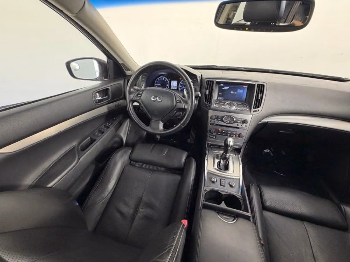2011 INFINITI G37 Sedan G37x Sedan 4D Image 9