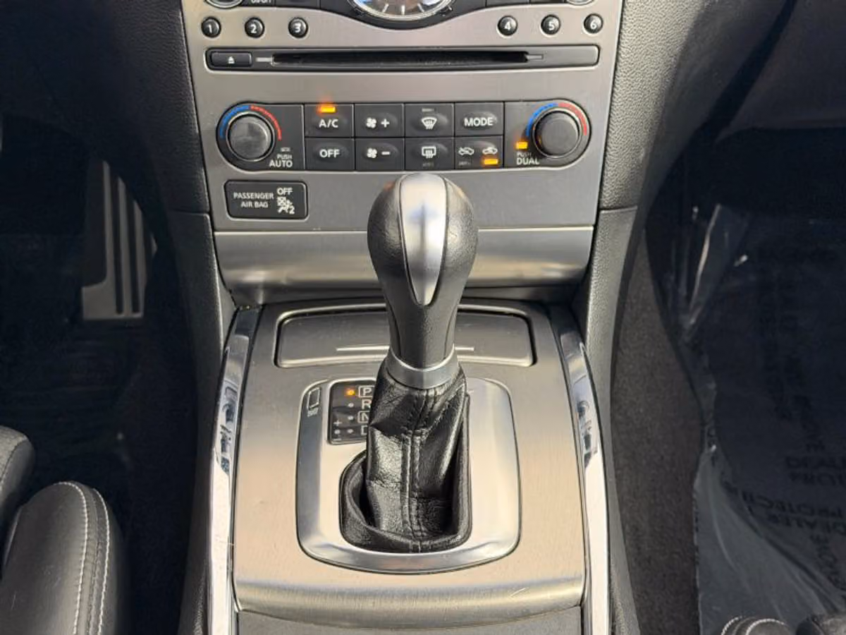 2011 INFINITI G37 Sedan G37x Sedan 4D Image 15