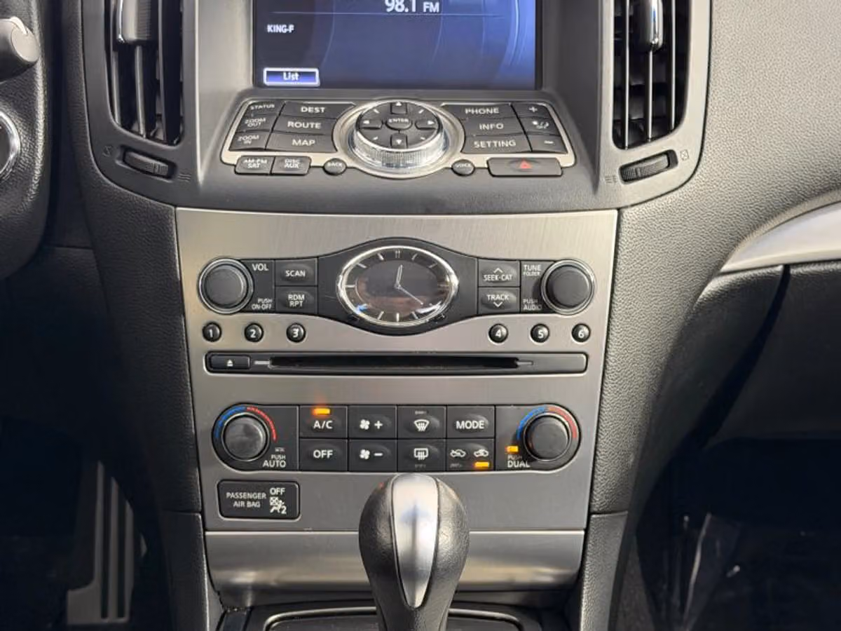 2011 INFINITI G37 Sedan G37x Sedan 4D Image 14