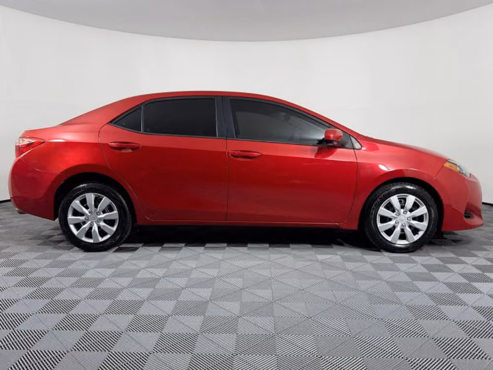 2019 Toyota Corolla LE Image 7