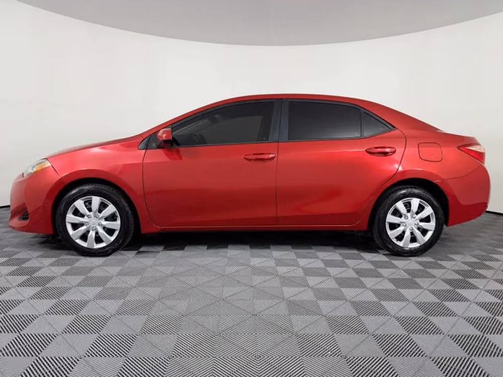 2019 Toyota Corolla LE Image 13