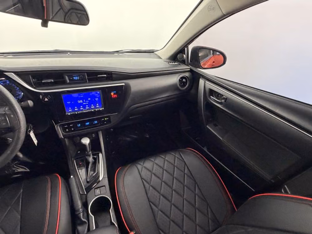 2019 Toyota Corolla LE Image 21