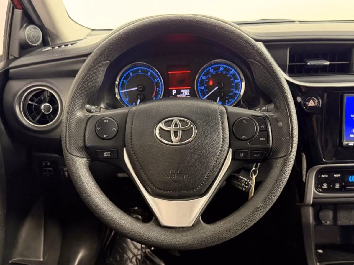 2019 Toyota Corolla LE Image 25