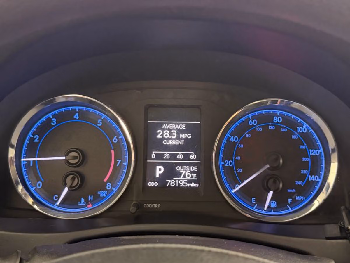 2019 Toyota Corolla LE Image 39