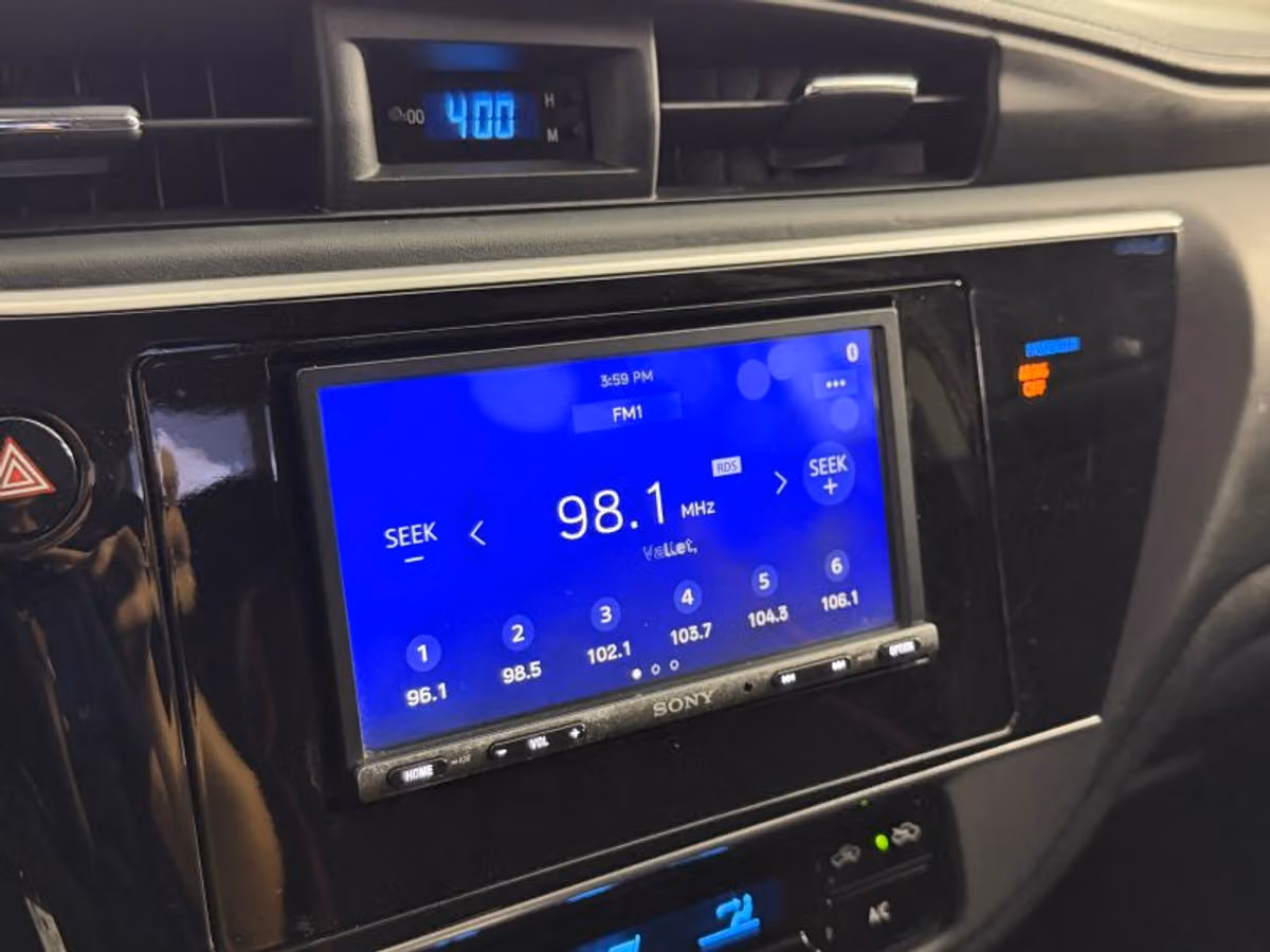 2019 Toyota Corolla LE Image 36