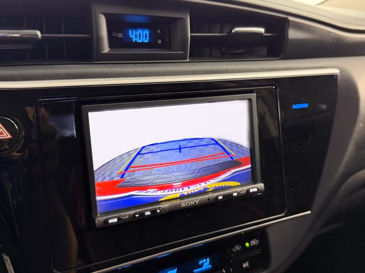 2019 Toyota Corolla LE Image 37