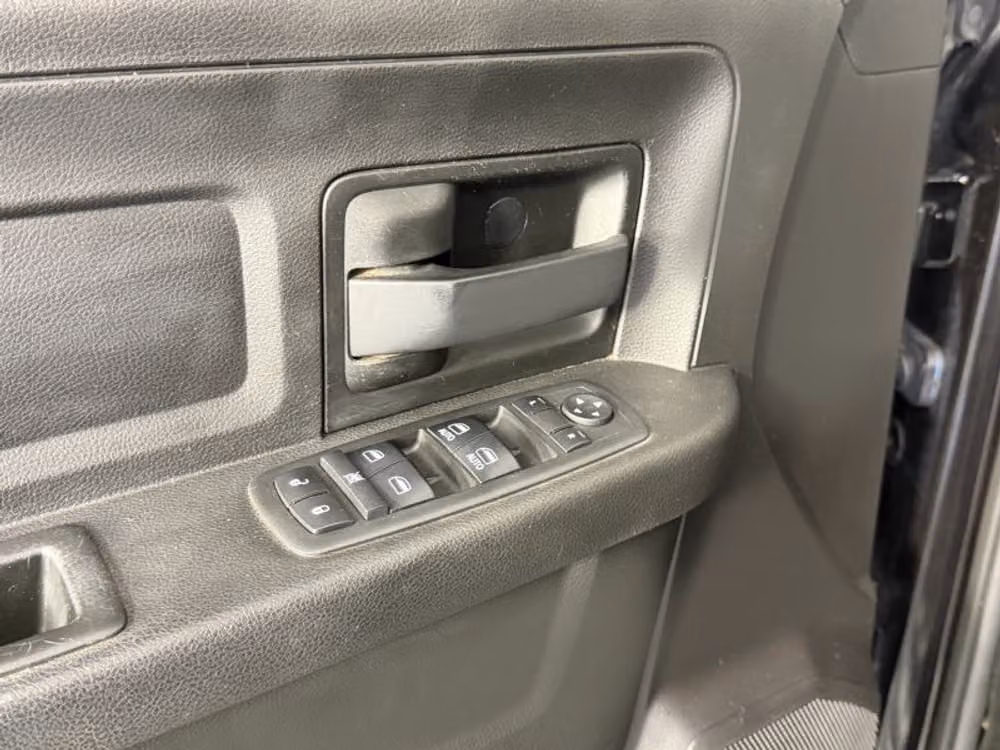 2018 Ram 3500 Tradesman Crew Cab Image 31