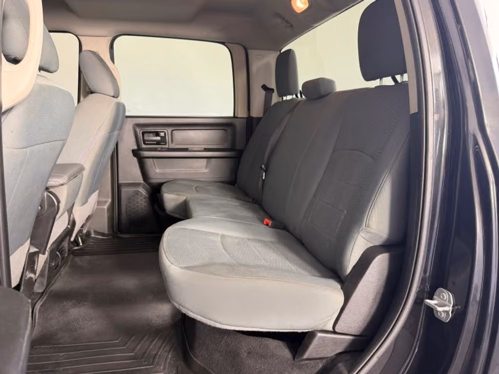 2018 Ram 3500 Tradesman Crew Cab Image 35