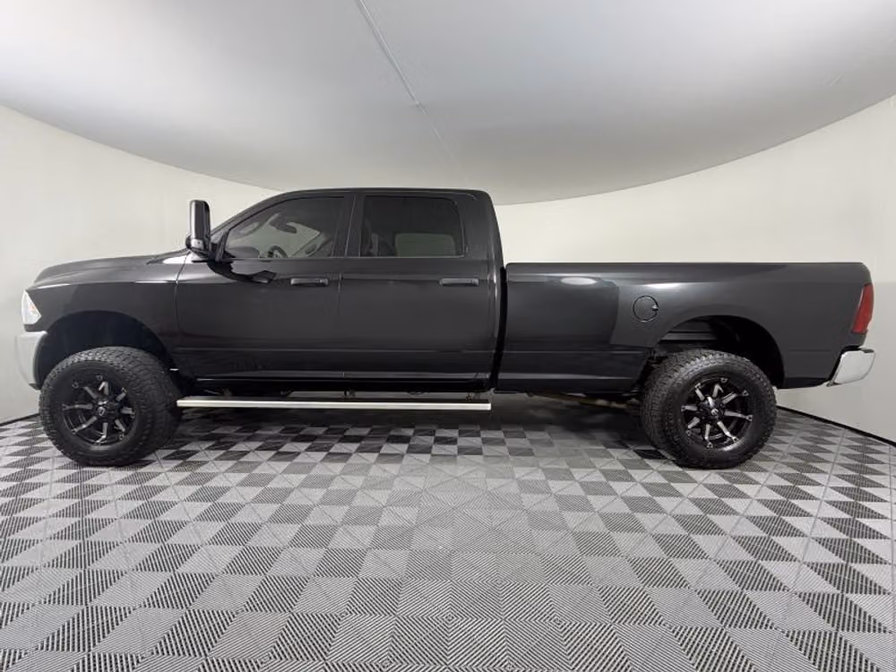 2018 Ram 3500 Tradesman Crew Cab Image 13