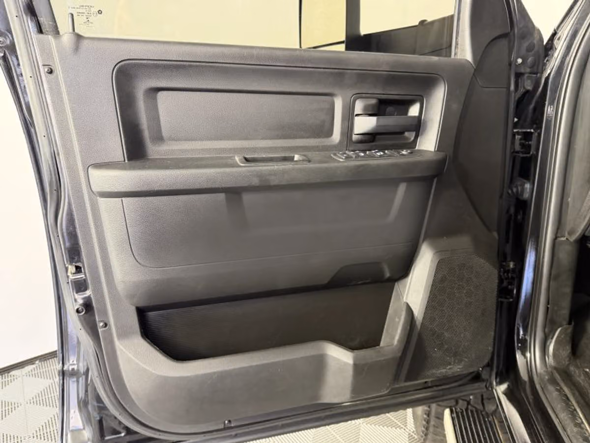 2018 Ram 3500 Tradesman Crew Cab Image 30