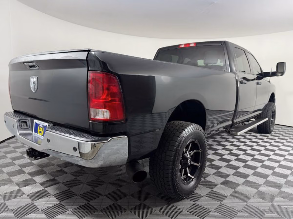 2018 Ram 3500 Tradesman Crew Cab Image 8