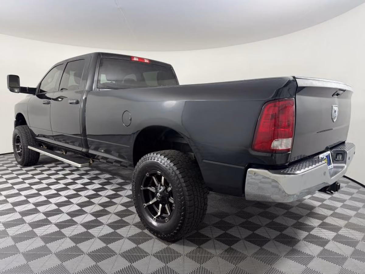 2018 Ram 3500 Tradesman Crew Cab Image 12