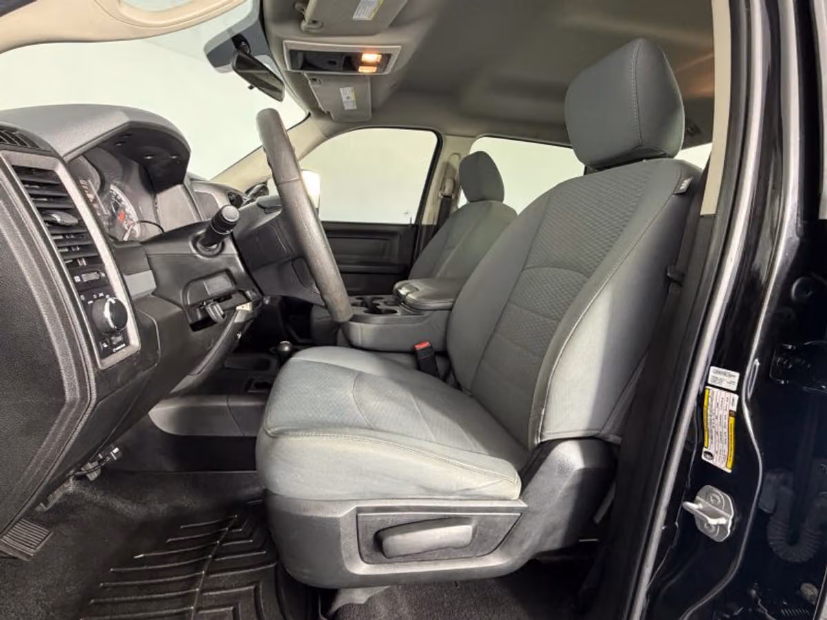 2018 Ram 3500 Tradesman Crew Cab Image 28