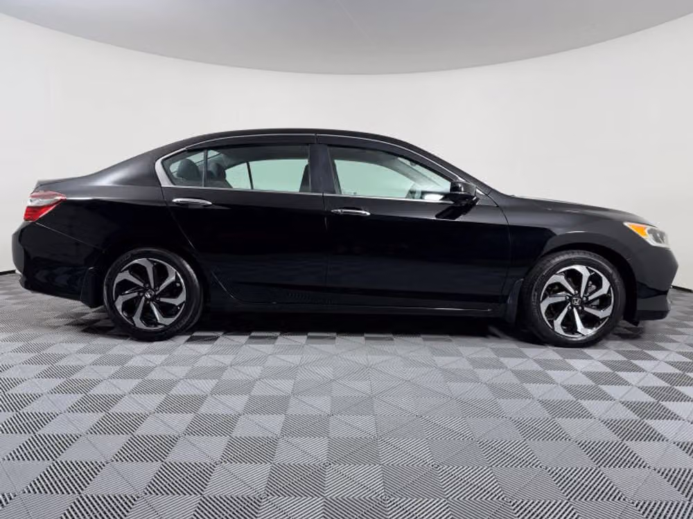 2017 Honda Accord EX Image 7