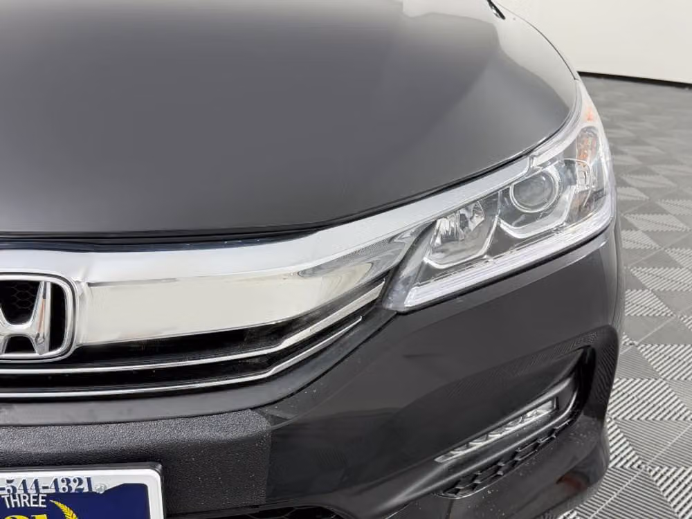 2017 Honda Accord EX Image 5