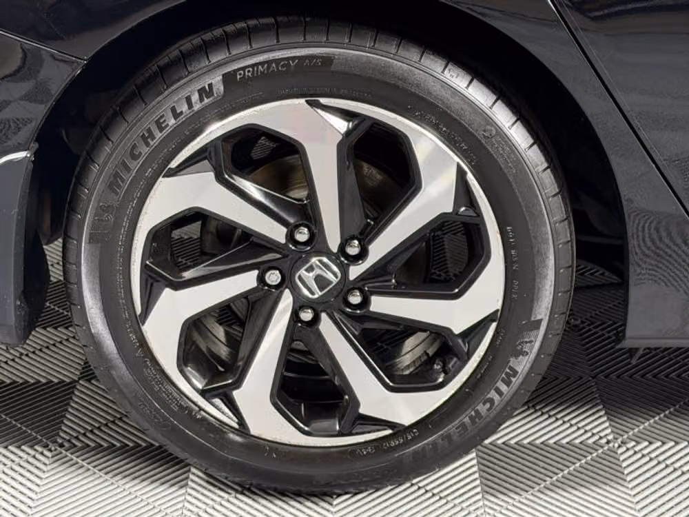 2017 Honda Accord EX Image 14