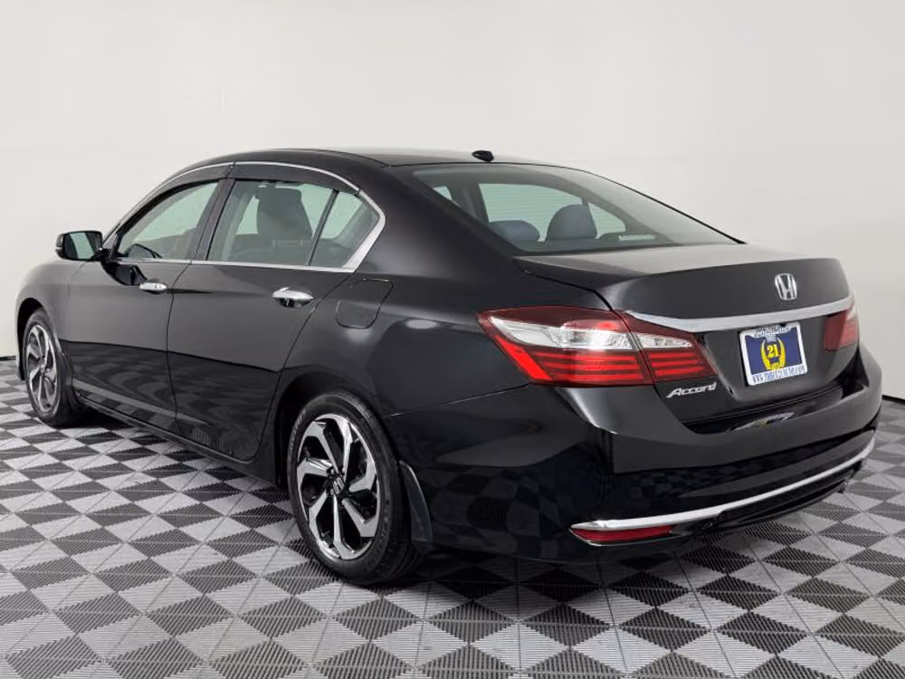 2017 Honda Accord EX Image 12