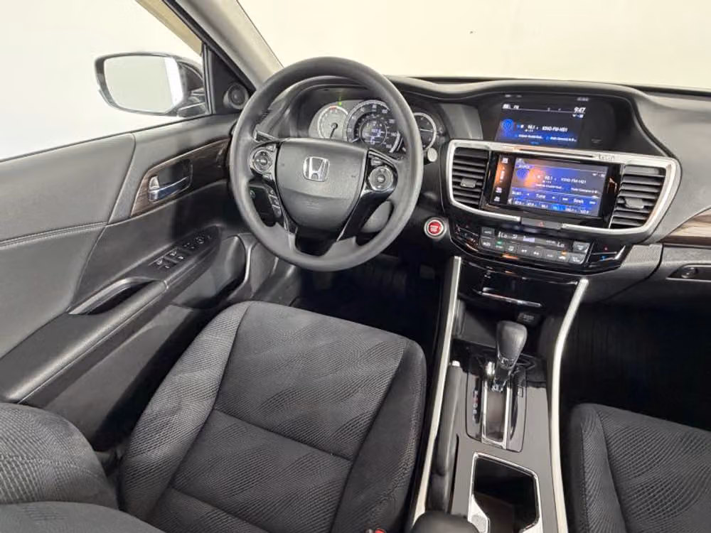 2017 Honda Accord EX Image 19