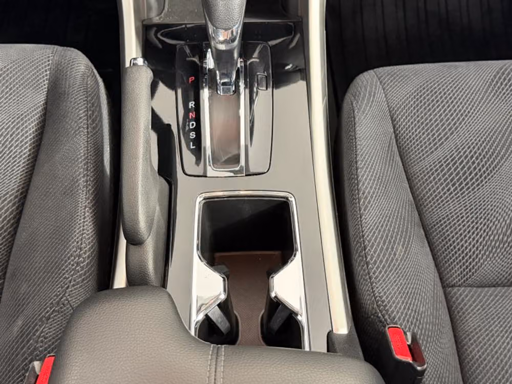 2017 Honda Accord EX Image 24