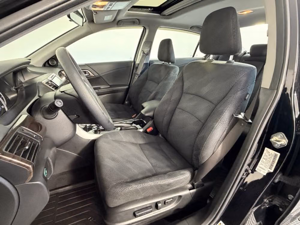 2017 Honda Accord EX Image 29
