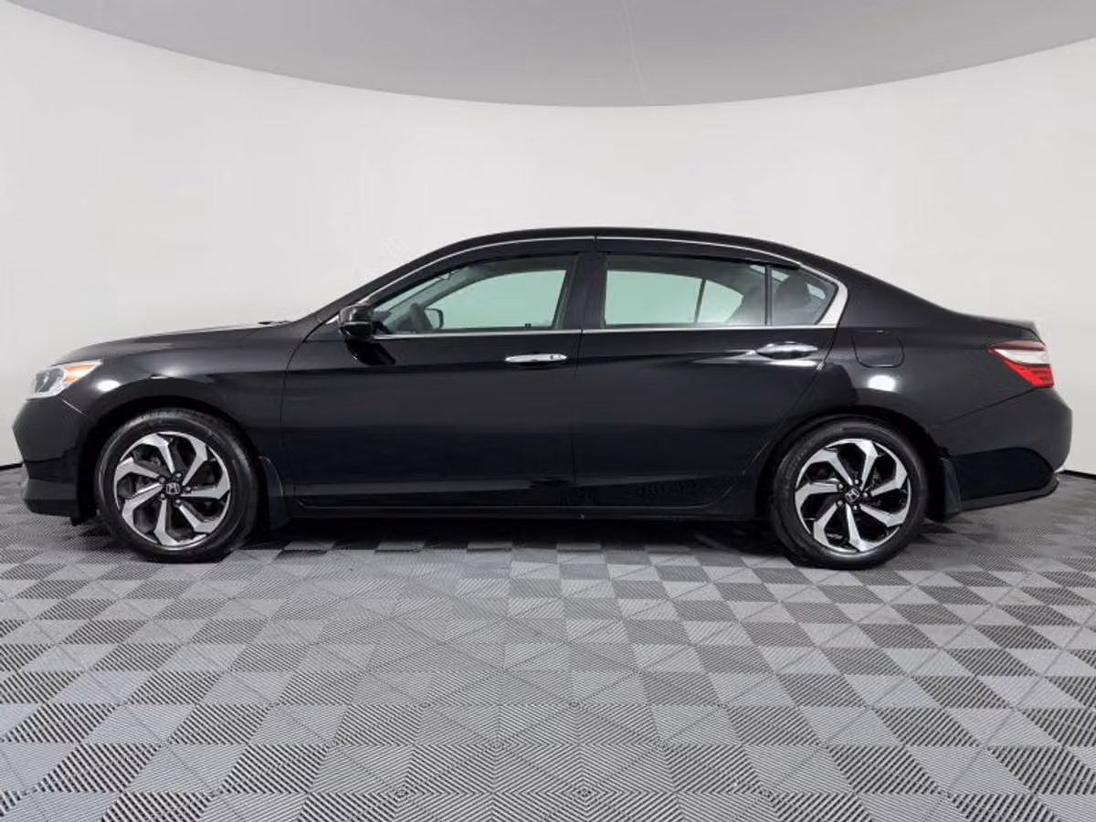 2017 Honda Accord EX Image 13