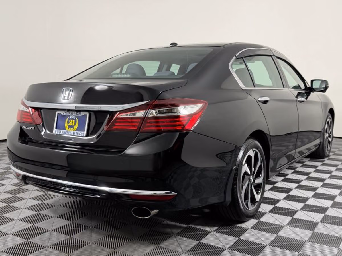 2017 Honda Accord EX Image 8