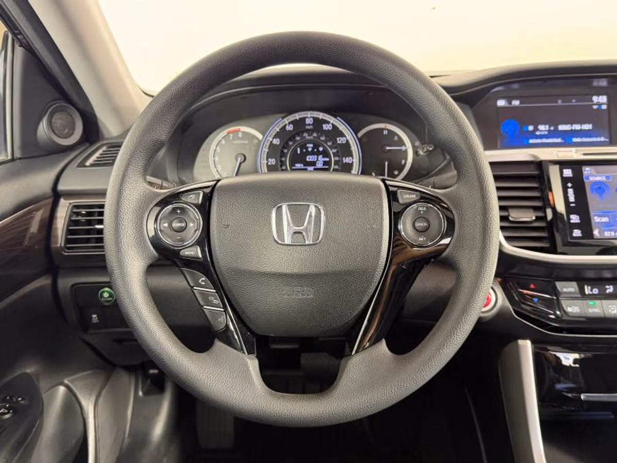 2017 Honda Accord EX Image 26