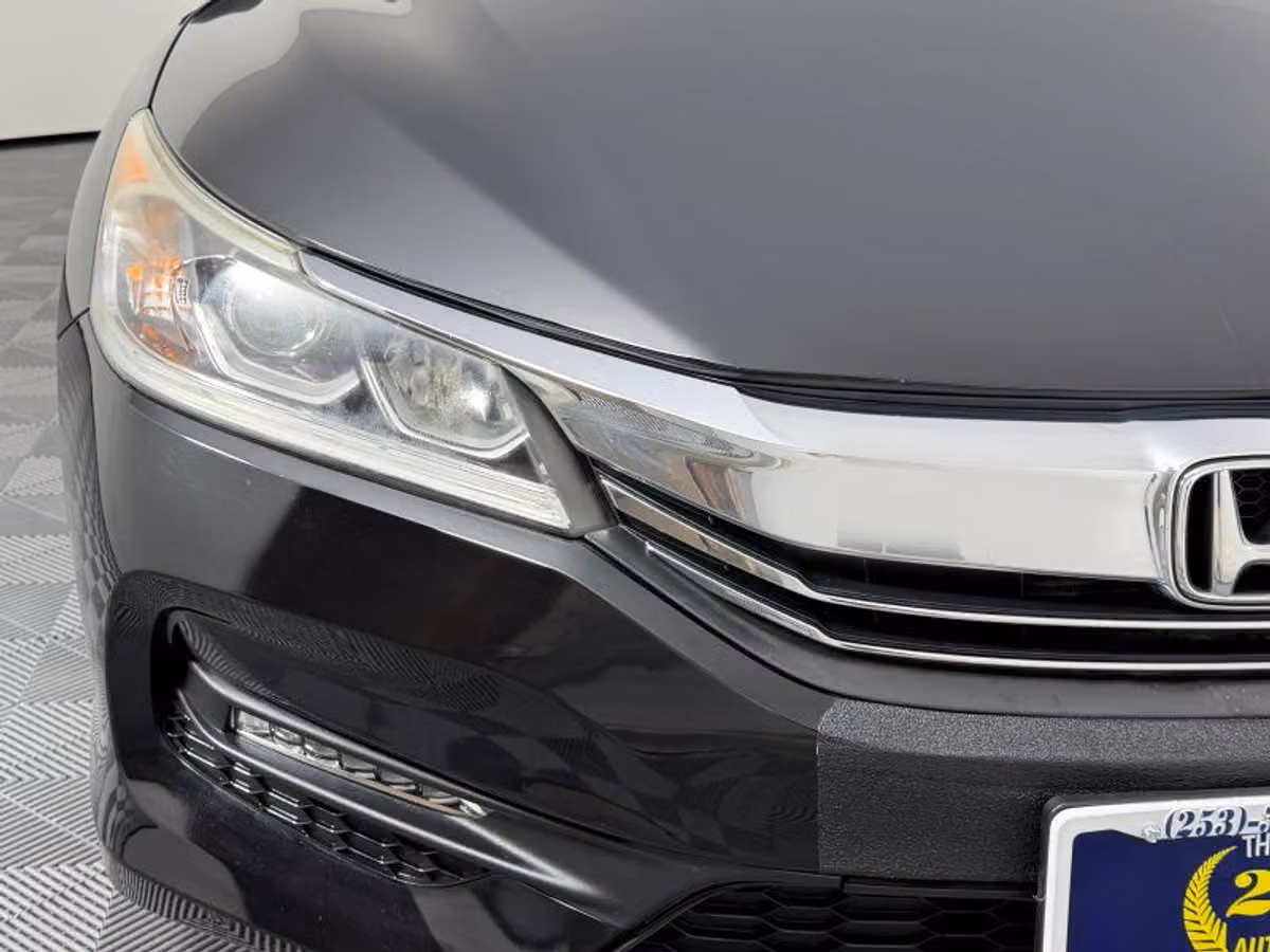 2017 Honda Accord EX Image 4