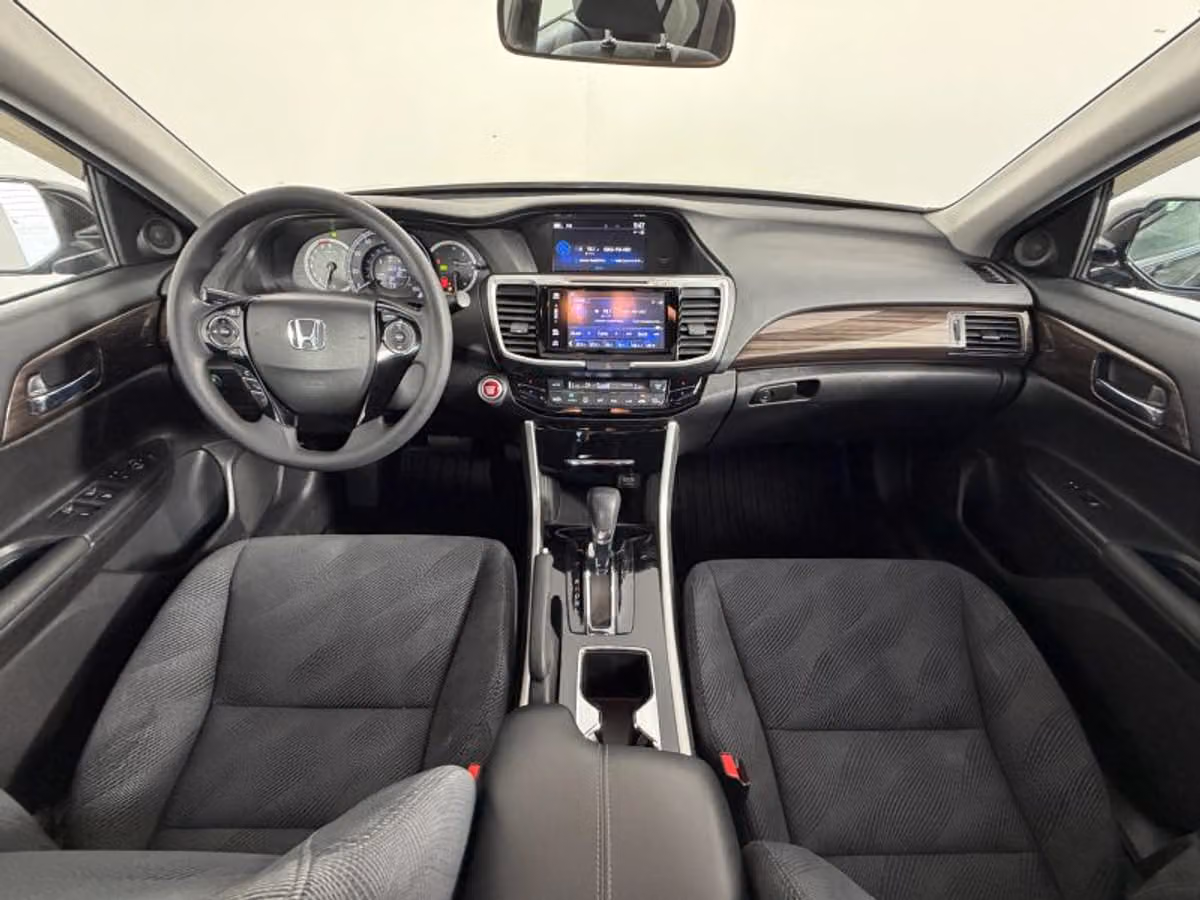 2017 Honda Accord EX Image 18