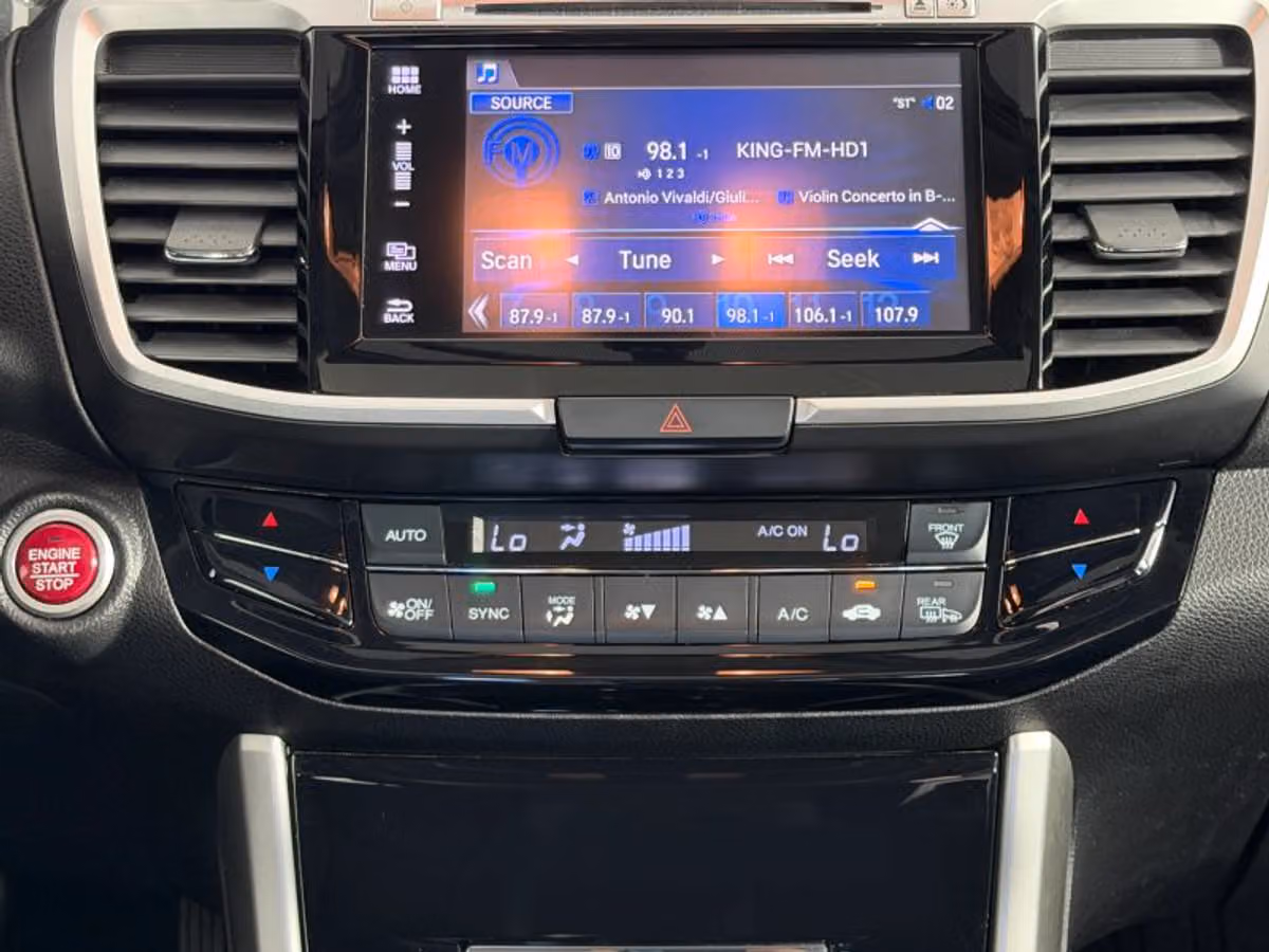 2017 Honda Accord EX Image 22