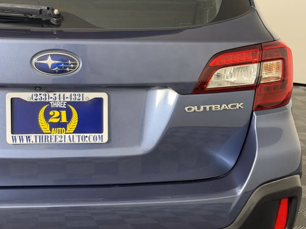 2018 Subaru Outback 2.5i Crossover Image 11